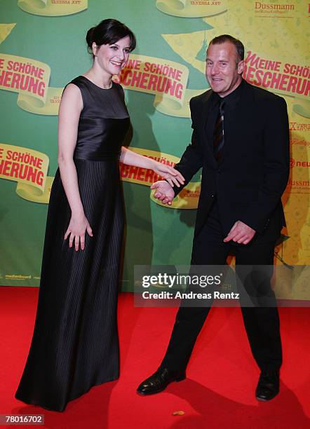 Martina Gedeck and Heino Ferch attend the 'Meine Schoene Bescherung' premiere at the Zoo Palast cinema on November 20, 2007 in Berlin, Germany.