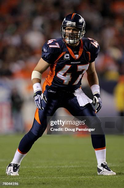 Safety John Lynch 47 of the Denver Broncos lines up against the Tennessee Titans at Invesco Field at Mile High on November 19, 2007 in Denver,...