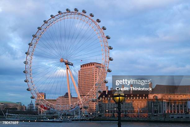 london eye ferris wheel - london eye stockfoto's en -beelden