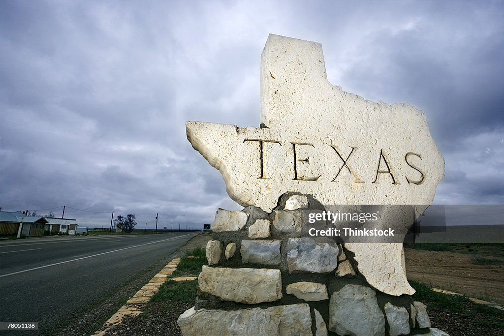 Texas sign at border