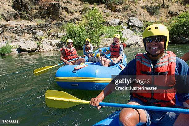 people whitewater rafting - whitewater rafting 個照片及圖片檔