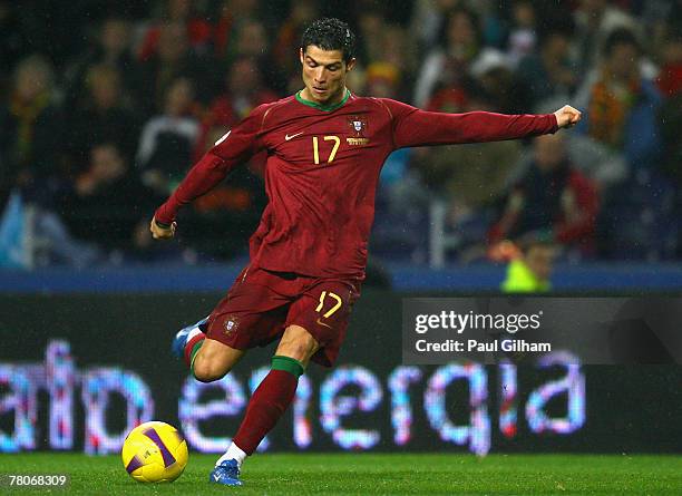 Cristiano Ronaldo 2008 Photos and Premium High Res Pictures - Getty Images