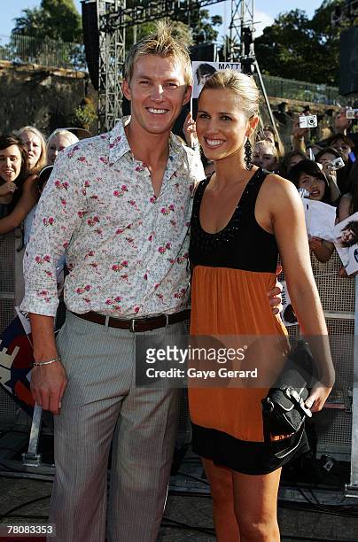 Australian cricketer Brett Lee and partner Liz Kemp attend the 2007 Australian Idol grand final at the Sydney Opera House on November 25, 2007 in...
