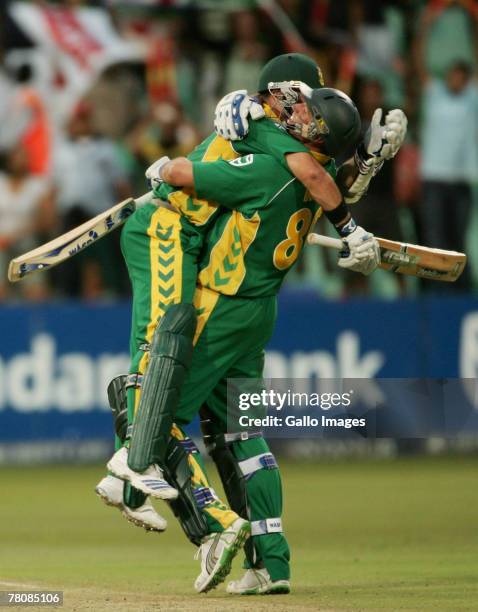 Mark Boucher and Andre Nel celebrate the victory off the last ball of the innings during the first ODI match between South Africa and New Zealand...