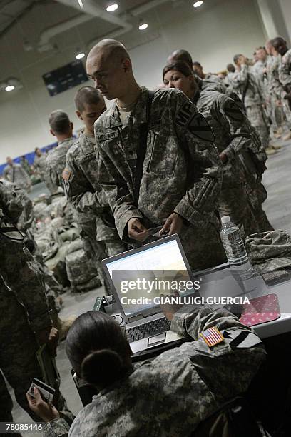 Redeployed Photos and Premium High Res Pictures - Getty Images