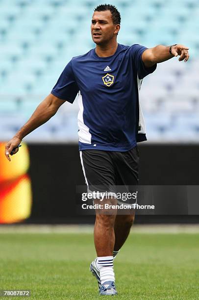 Head Coach Ruud Gullit talks with his players during an LA Galaxy training session at Telstra Stadium on November 26, 2007 in Sydney, Australia.