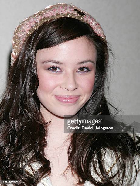 Actress Malese Jow arrives for the 2007 Hollywood's Santa Parade at the Renaissance Hollywood Hotel on November 25, 2007 in Hollywood, California.