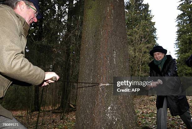 Oslo's mayor Fabian Stang and The Lord Mayor of Westminster Councillor, Carolyn Keen, cut a tree during a ceremony of the annual Christmas tree from...