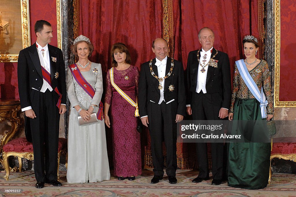Spanish Royals Receive Romanian President For A Gala Dinner