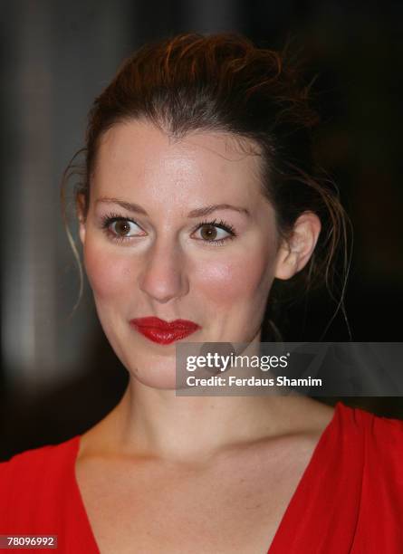 Amy Carson arrives for 'The Magic Flute' UK charity Premiere held at the Odeon West End on November 26, 2007 in London,England.