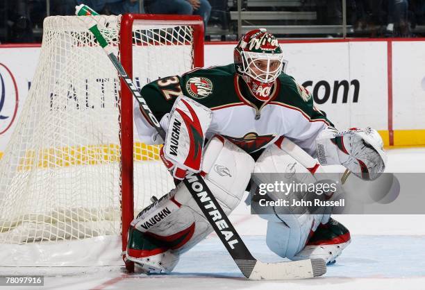 Niklas Backstrom of the Minnesota Wild minds the net against the Nashville Predators on November 24, 2007 at the Sommet Center in Nashville,...