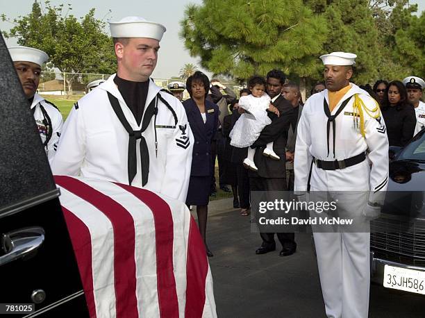 Uss Cole Ribbon Bombing Of The Uss Cole Photos and Premium High Res Pictures - Getty Images