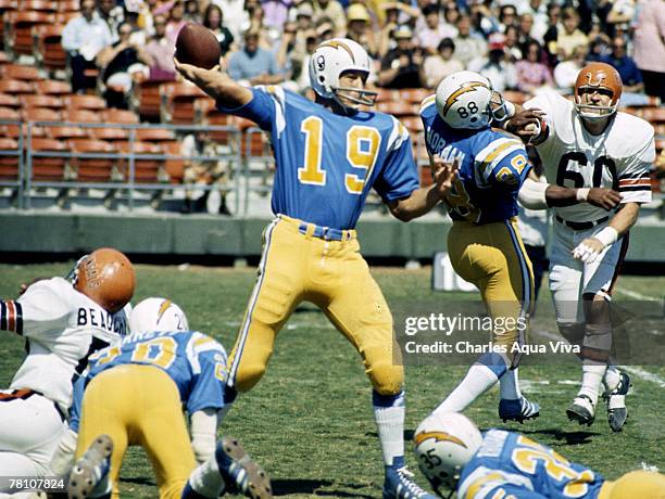 San Diego Chargers quarterback Johnny Unitas , inducted to the Pro Football Hall of Fame class of 1979, fires a pass during a 20-13 loss to the...