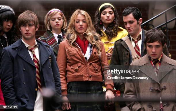 Chace Crawford, Blake Lively, Penn Badgley and Ed Westwick on location for "Gossip Girl" November 27, 2007 in New York City.