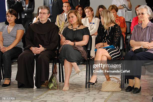 Leticia, Frei Francisco of CEFRAN, Maria Teresa, Grand Duchess of Luxembourg, Marie Pierre Poirier and Sister Judite Lupo visit a Social Project...