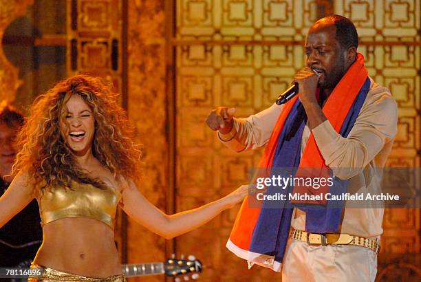 Shakira and Wyclef Jean perform "Hips Don't Lie"