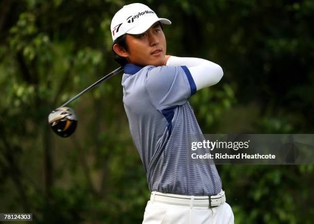 Sung Lee of Korea in action during the first round of the Omega Mission Hills World Cup at the Mission Hills Resort on 22 November 2007 in Shenzhen,...