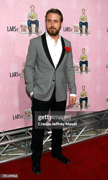 Actor Ryan Gosling arrives at the Lars and The Real Girl Los Angeles Premiere at the Academy Theatre on October 2, 2007 in Beverly Hills, California.