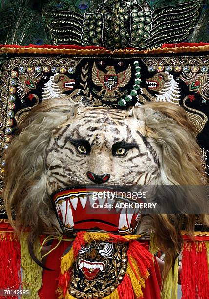 Reog dance mask is performed during a protest outside Malaysia's embassy in Jakarta, 29 November 2007. Hundreds of Indonesian dancers of Reog...