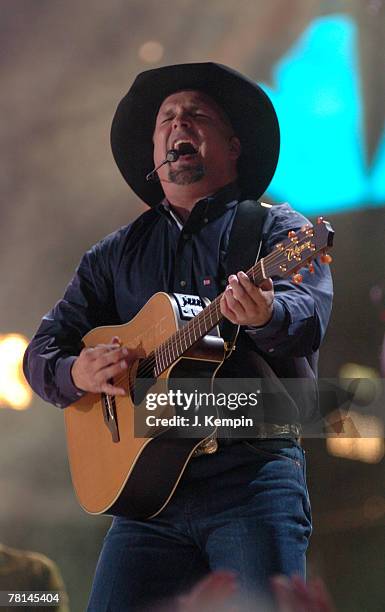 Garth Brooks performs "Good Ride Cowboy"