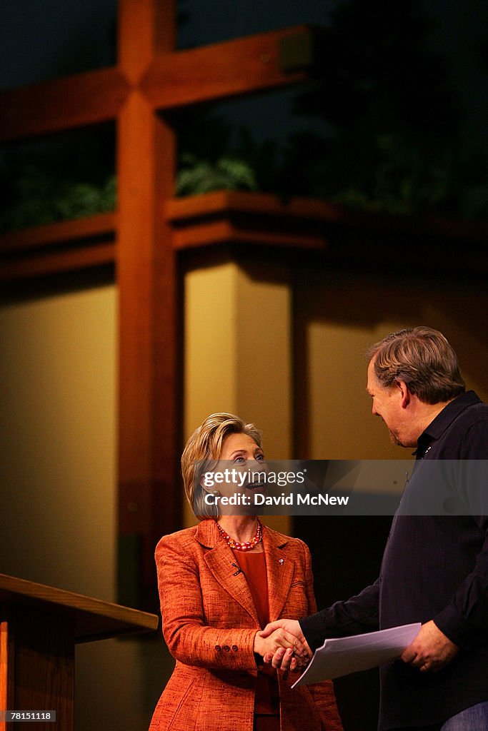 Clinton Attends Global AIDS Summit At Rick Warren's Megachurch