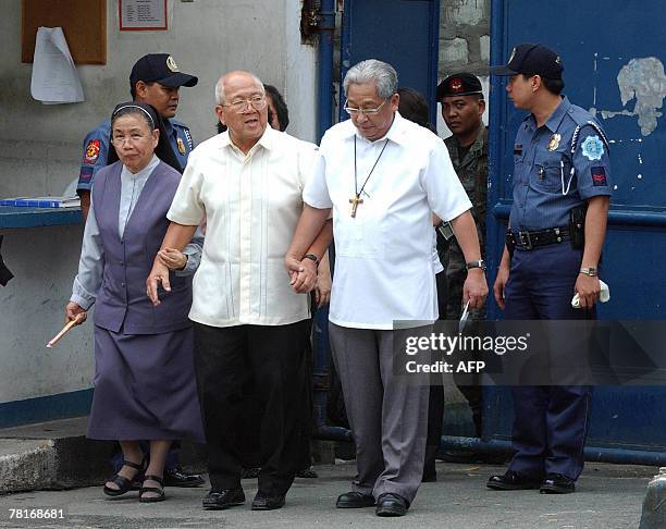 Labayten Julio Labayen Photos and Premium High Res Pictures - Getty Images