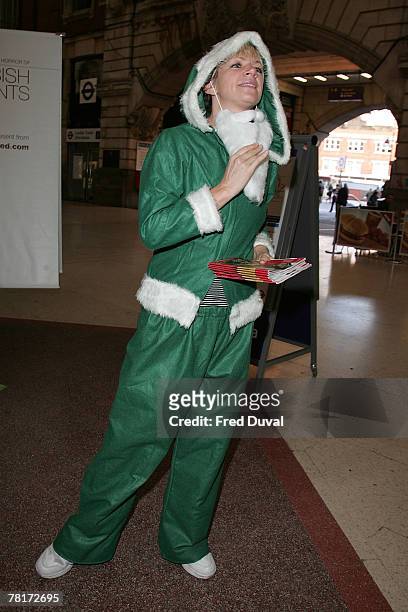 Zoe Ball launches Oxfam's travelling gift stall at Victoria Station on November 29, 2007 in London, England.