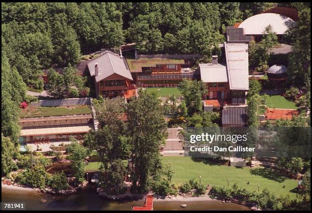 An aerial view of Microsoft's Bill Gates'' estate lines Lake Washington May 30, 2000 in Seattle, WA.