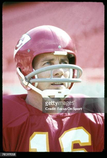 S: Quarterback Len Dawson of the Kansas City Chiefs on the sidelines during a early circa 1970's NFL football game. Dawson played for the Chiefs from...