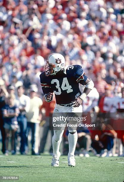 Bo Jackson of the Auburn Tigers on the field during a circa mid 1980s NCAA college football game in Auburn, Alabama. Jackson played for the...