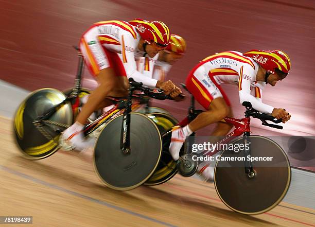 Team Spain race during the mens teams pursuit qualifying during day two of the Sydney UCI World Cup Classics at The Dunc Gray Velodrome on December...