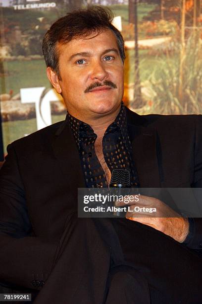 Actor Arturo Peniche participates in the press conference of Telemundo's Spanish soap opera "Victoria" announcing production in Columbia held at the...