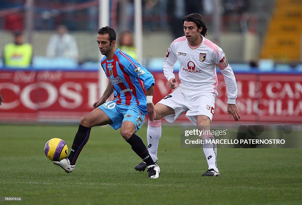 Catania's midfielder Giuseppe Mascara (L