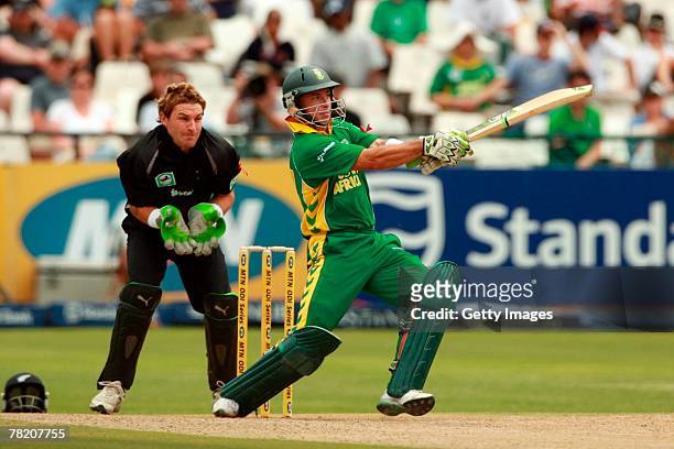 Herschelle Gibss plays a shot during the third ODI match between South Africa and New Zealand held at Sahara Park Newlands on December 2, 2007 in...