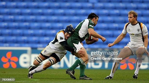 Players in action during the EDF Energy Cup group C match between London Irish and Worcester Warriors at the Madejski Stadium on December 2, 2007 in...