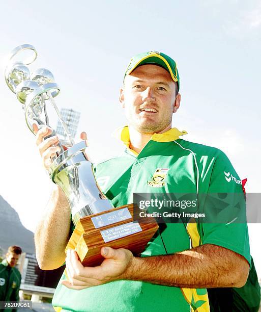 Graeme Smith holds the series winners trophy during the third ODI match between South Africa and New Zealand held at Sahara Park Newlands on December...