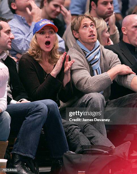 Kim Cattrall and Alan Wyse attend Phoenix Suns vs NY Knicks game at Madison Square Garden on December 02, 2007 in New York.