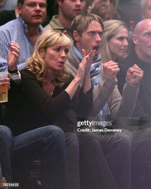 Kim Cattrall and Alan Wyse attend Phoenix Suns vs NY Knicks game at Madison Square Garden on December 02, 2007 in New York.