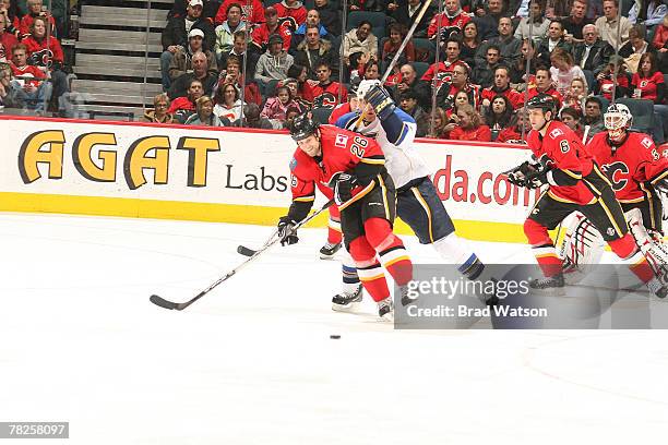 Marcus Nilson of the Calgary Flames skates against the St. Louis Blues on December 4, 2007 at Pengrowth Saddledome in Calgary, Alberta, Canada.