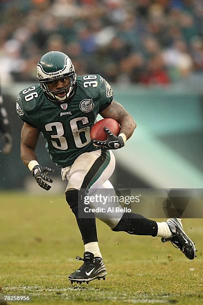 Brian Westbrook of the Philadelphia Eagles carries the ball during the NFL game against the Seattle Seahawks at the Lincoln Financial Field on...