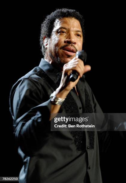 Lionel Richie performs on stage at the Brisbane Entertainment Centre on December 5, 2007 in Brisbane, Australia.