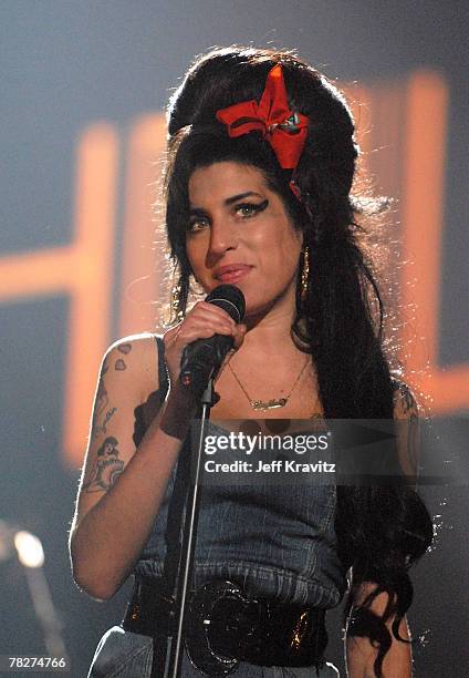 Singer Amy Winehouse performs "Back to Black" on stage during the 2007 MTV Europe Music Awards held at the Olympiahalle on November 1, 2007 in...