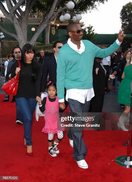 Vanessa Bryant, Kobe Bryant and Natalia Diamante Bryant