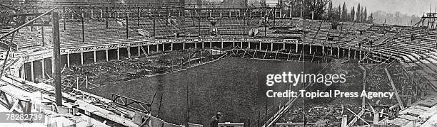 The construction of the new Centre Court at the All England Lawn Tennis and Croquet Club in Wimbledon, April 1922.