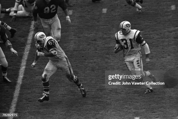 Bill Mathies Runningback Bill Mathis Photos and Premium High Res Pictures - Getty Images