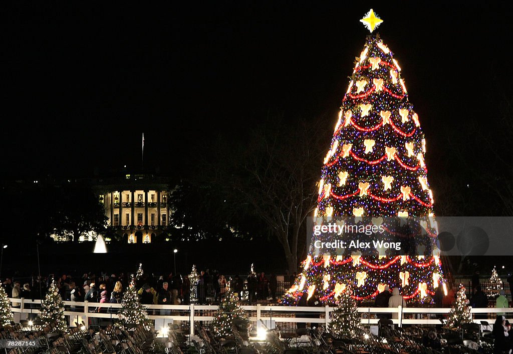 President And Mrs. Bush Attend National Christmas Tree Lighting