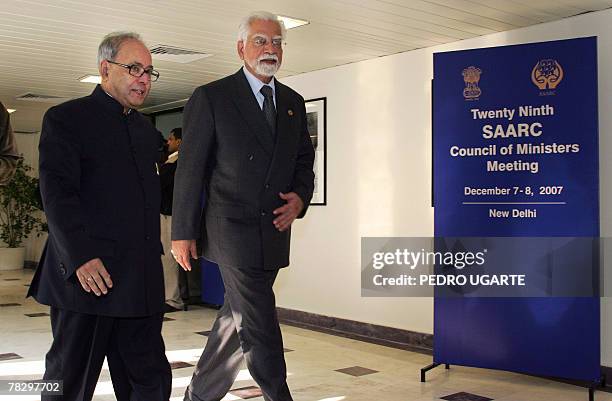 Pakistan Inaam 54 Inaam Stock Photos, High-Res Pictures, and Images - Getty Images