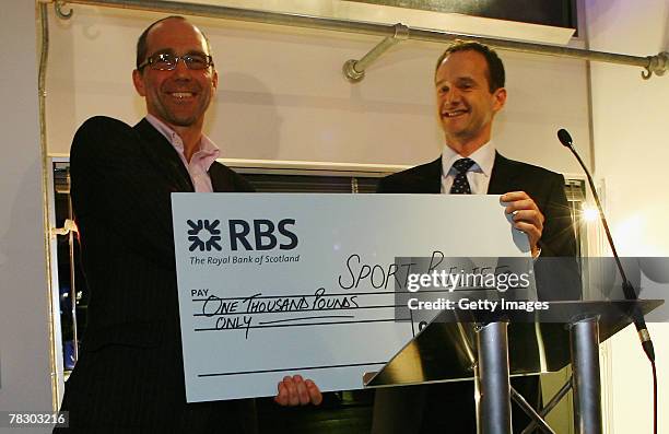 Rbs Cheque 46 Allan Watt Stock Photos, High-Res Pictures, and Images - Getty Images