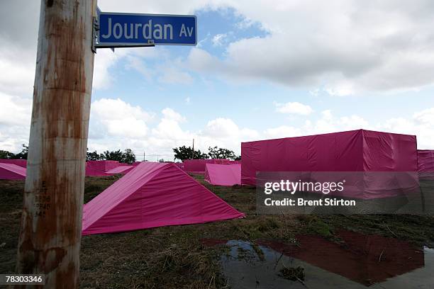 Brad Pitt's New Orleans dream, the "Make It Right" foundation launches its primary initiative with a huge 150 Pink Houses art project in the...