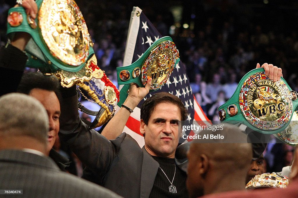World Welterweight Championship - Floyd Mayweather Jr. v Ricky Hatton